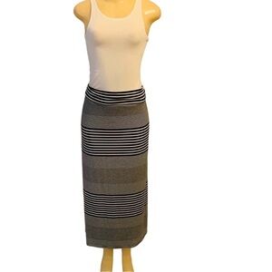 Faded Glory Sz 16/18 Woman Skirt Maxi Gray Striped